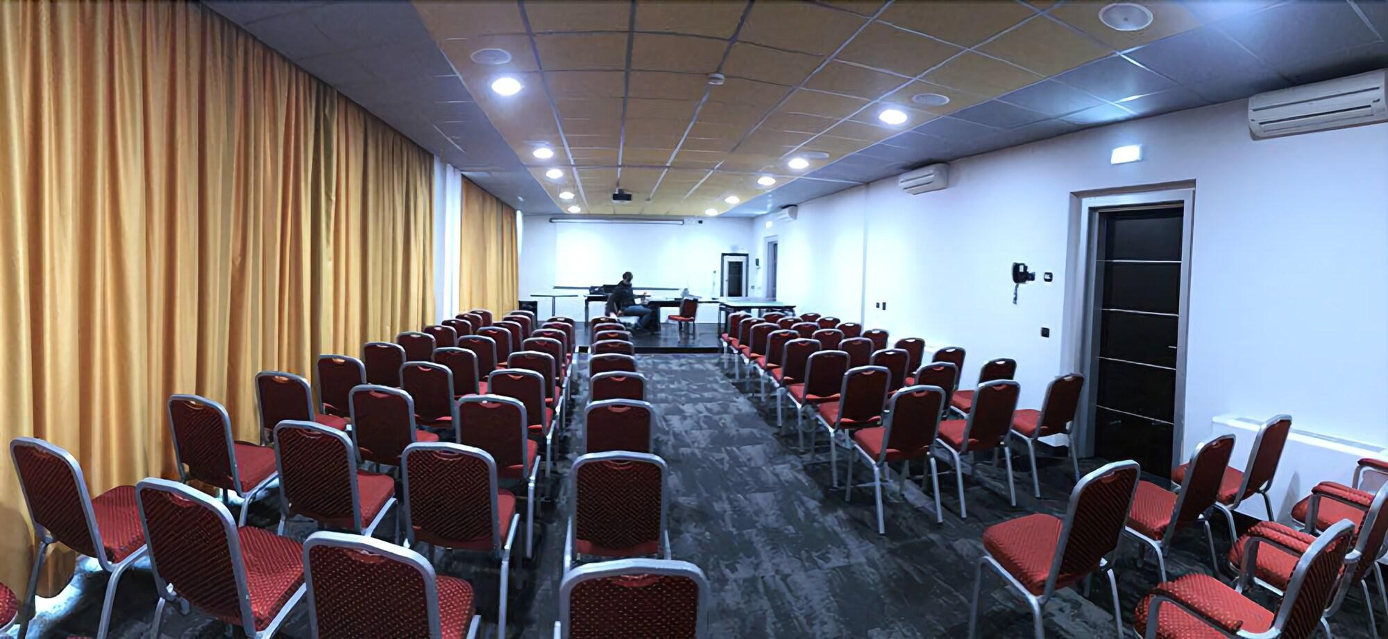 Castahotel Castagnito Luaran gambar