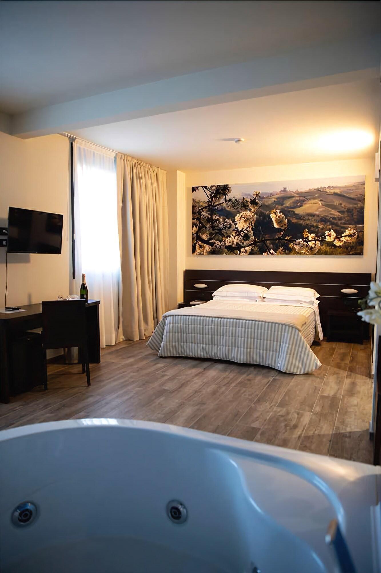 Castahotel Castagnito Luaran gambar