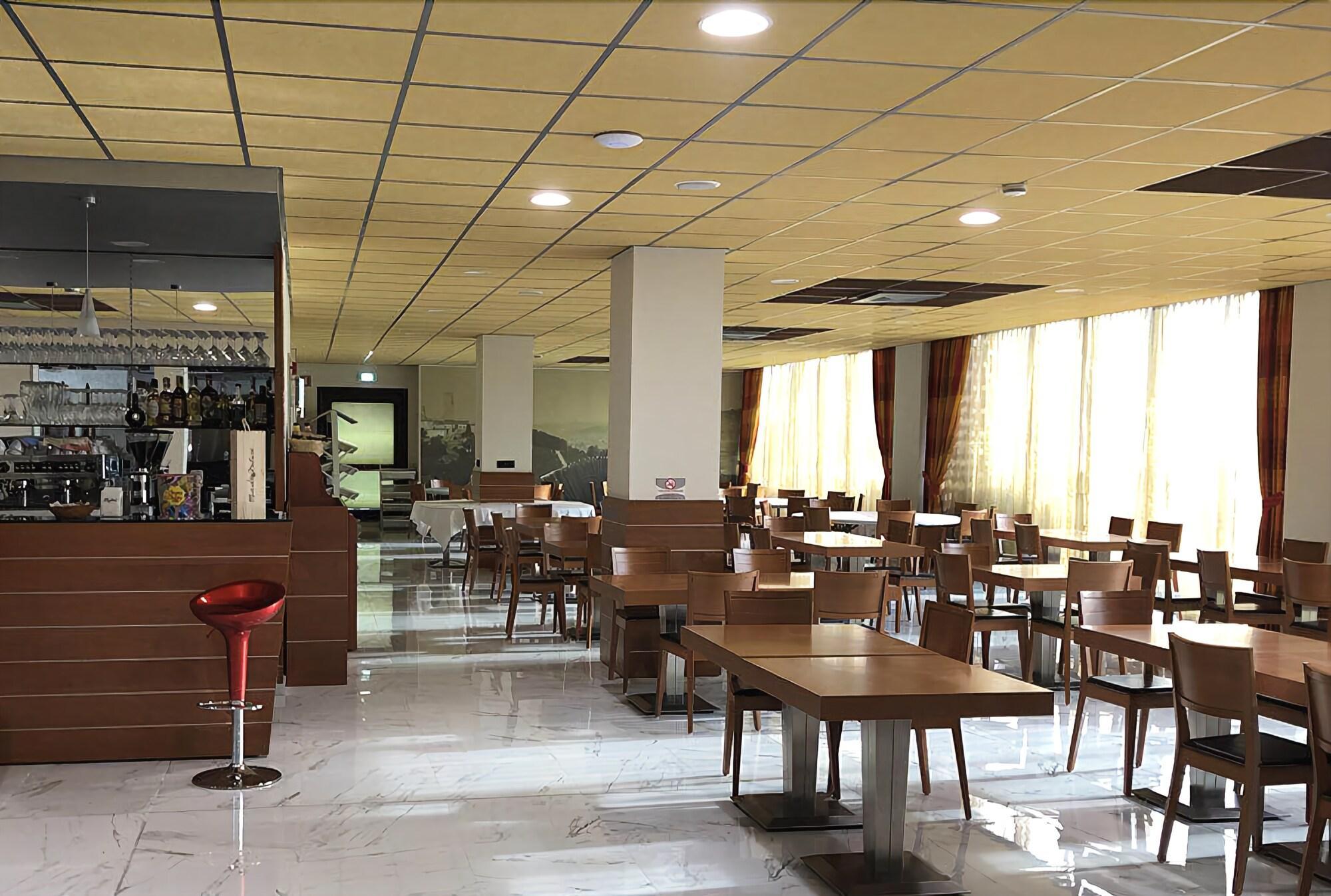 Castahotel Castagnito Luaran gambar