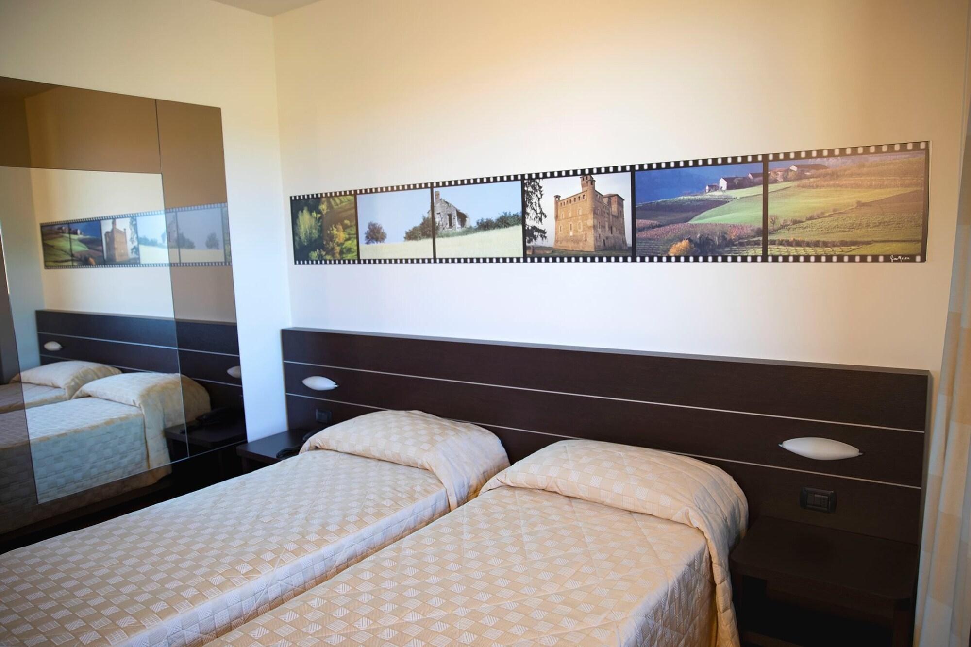 Castahotel Castagnito Luaran gambar