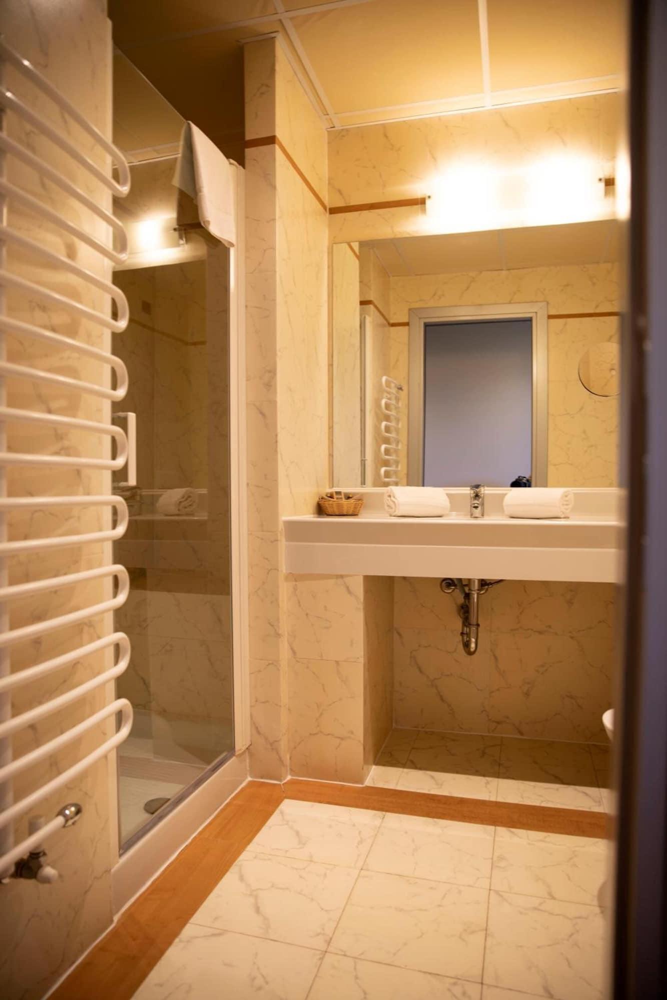 Castahotel Castagnito Luaran gambar